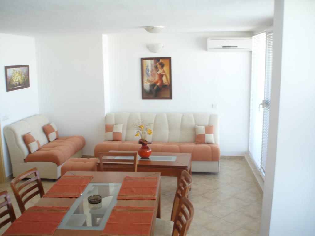Tomi Family Apartments Slântsjev Brjag Rom bilde