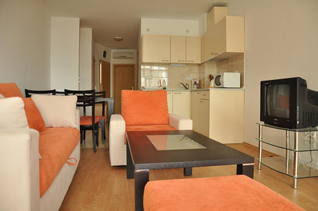 Tomi Family Apartments Slântsjev Brjag Rom bilde